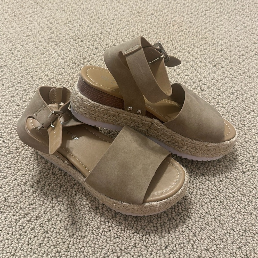 Suede platform heels size 5.5